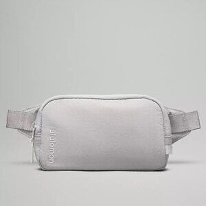 NWT Mini Belt Bag .7L - Silver Drop/Vapor